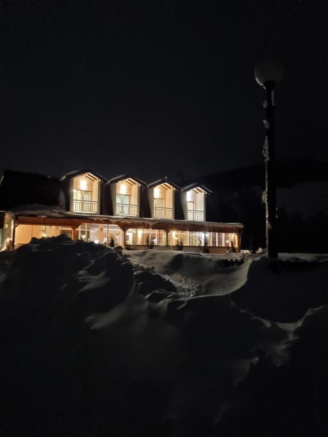 Bed and Breakfast Honey Valley Б'єлашница Екстер'єр фото