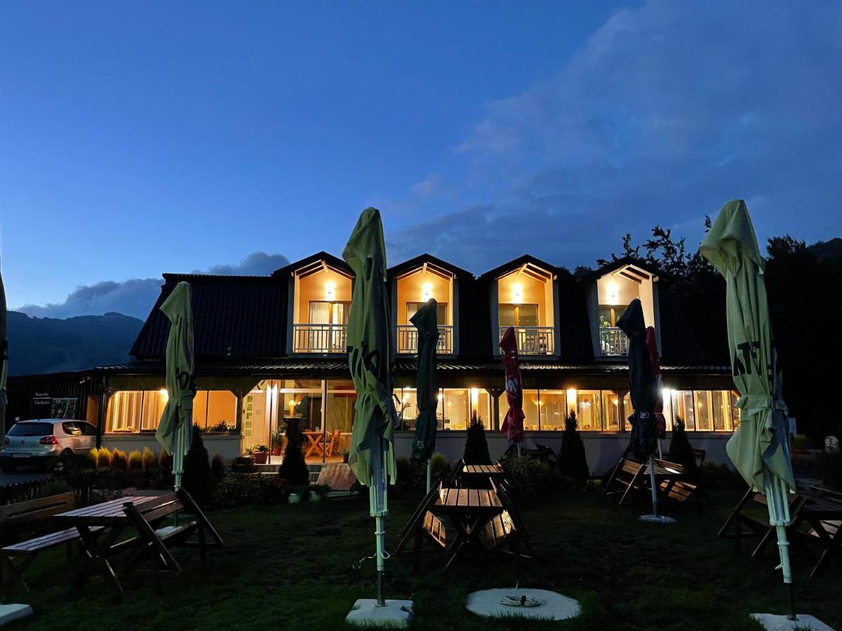Bed and Breakfast Honey Valley Б'єлашница Екстер'єр фото