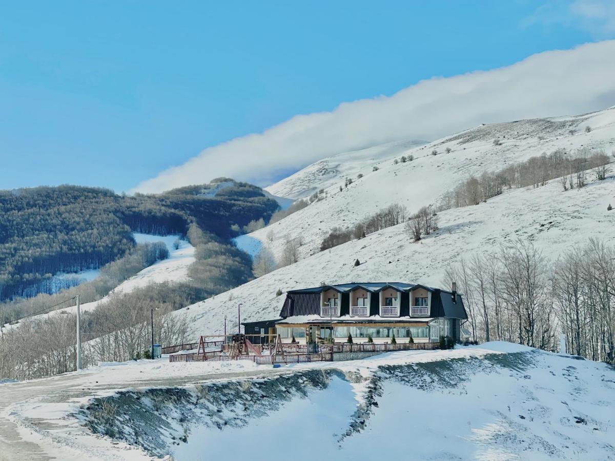 Bed and Breakfast Honey Valley Б'єлашница Екстер'єр фото