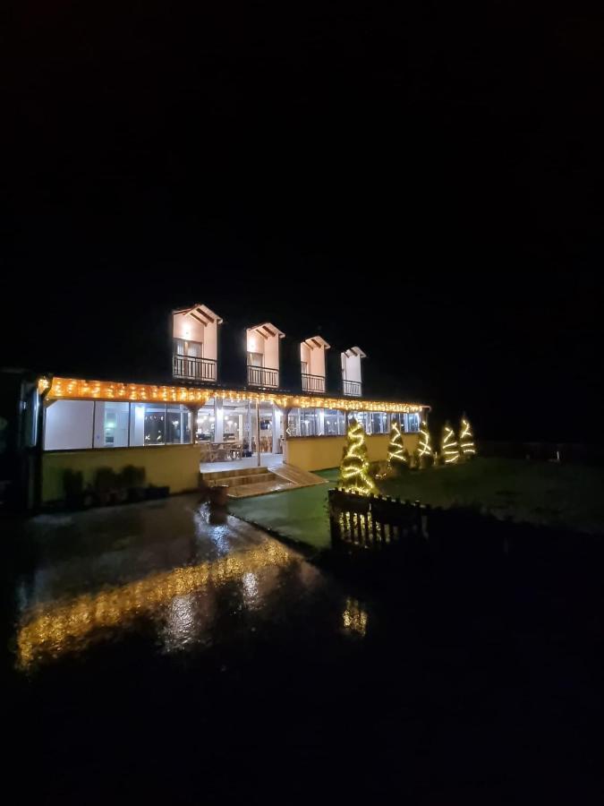 Bed and Breakfast Honey Valley Б'єлашница Екстер'єр фото