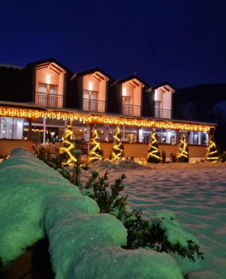 Bed and Breakfast Honey Valley Б'єлашница Екстер'єр фото